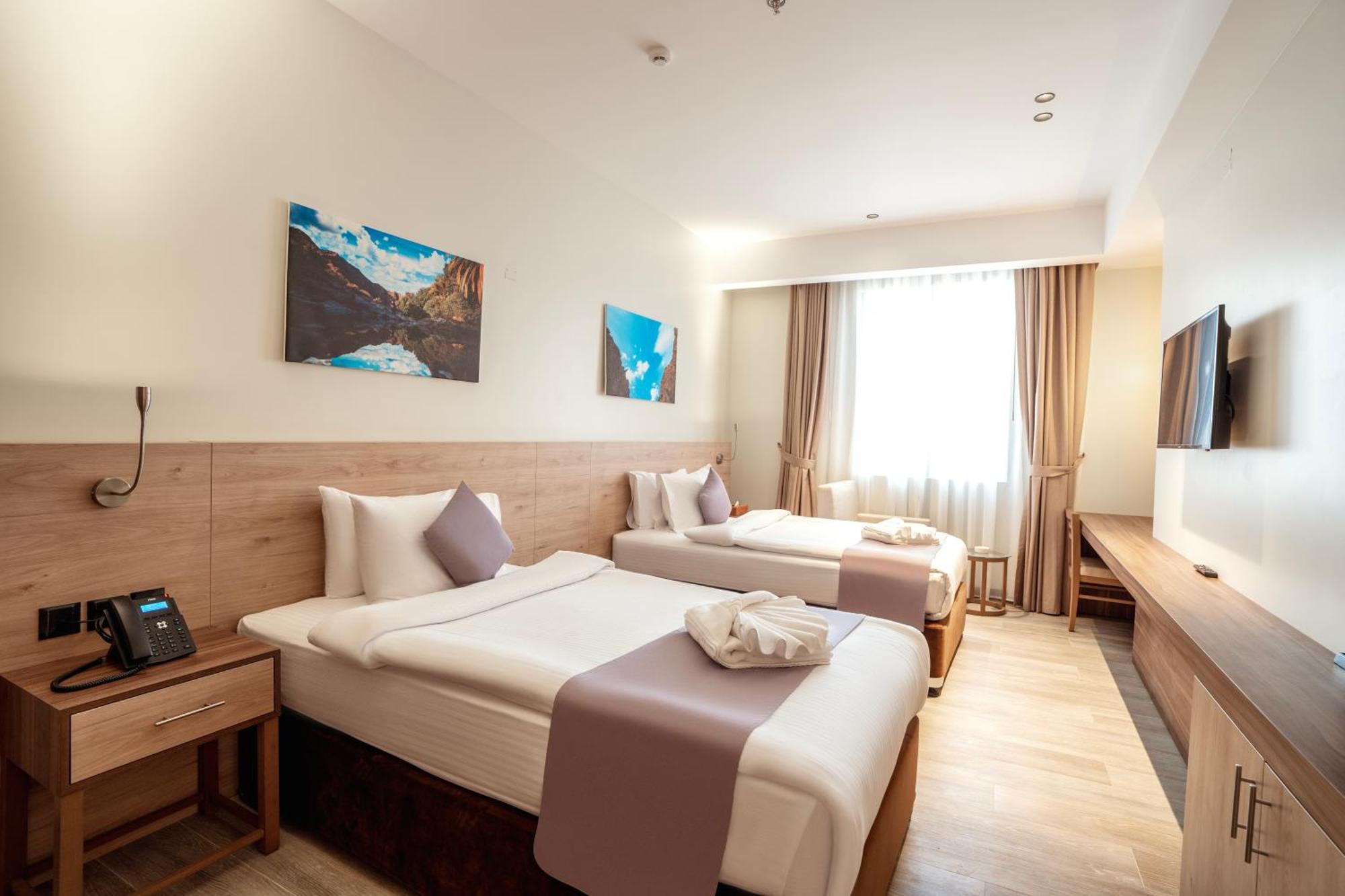 Kyriad Muscat Hotel Ngoại thất bức ảnh